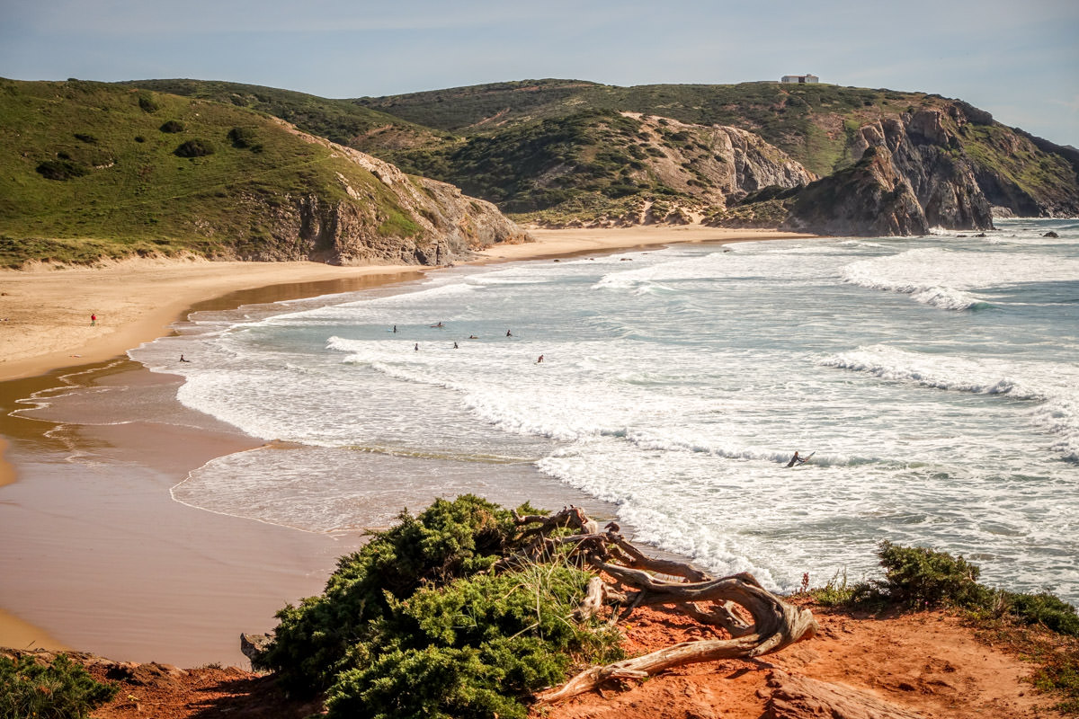 Praia do Amado waves