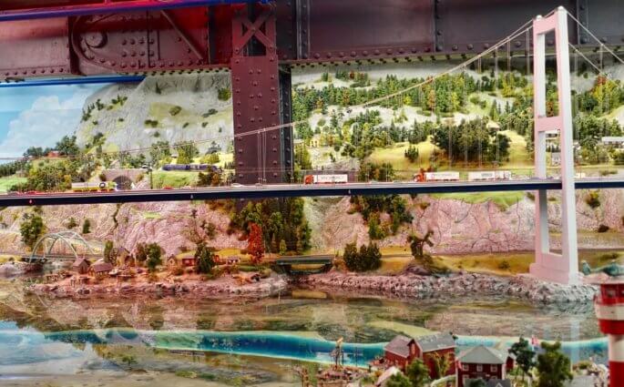 Miniatur Wunderland bridge river scene