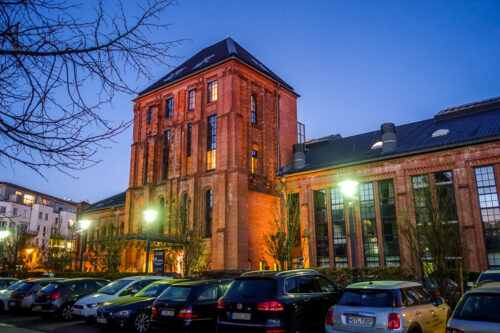 Gastwerk Design-Hotel Hamburg at dusk