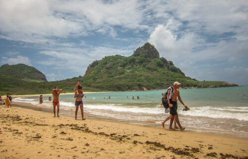 Praia do Sueste beachwalkers