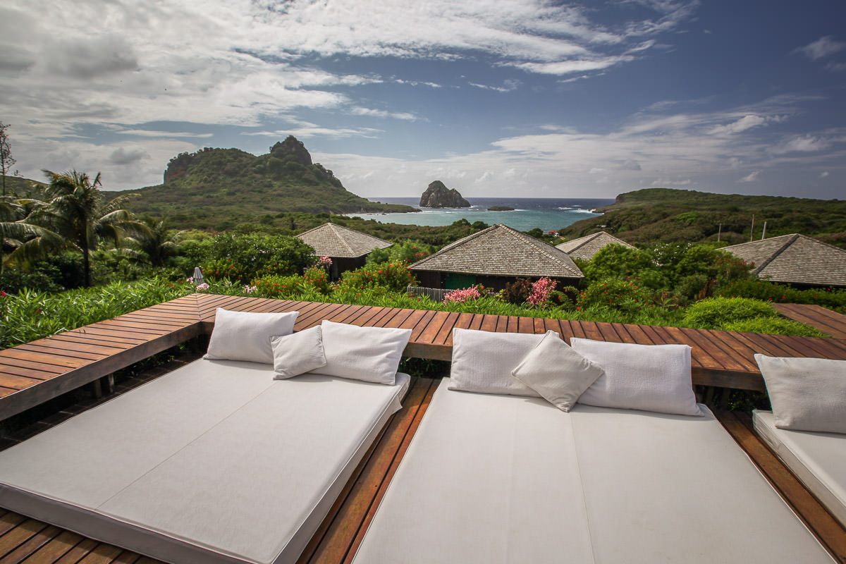 Pousada Maravilha Fernando de Noronha pool loungers