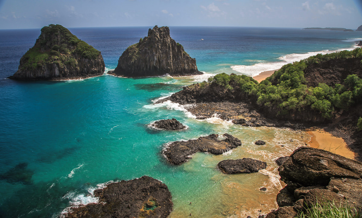 Dois Irmãos Fernando de Noronha clear water