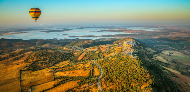 GO BALLOONING HIGH ABOVE ALENTEJO PORTUGAL