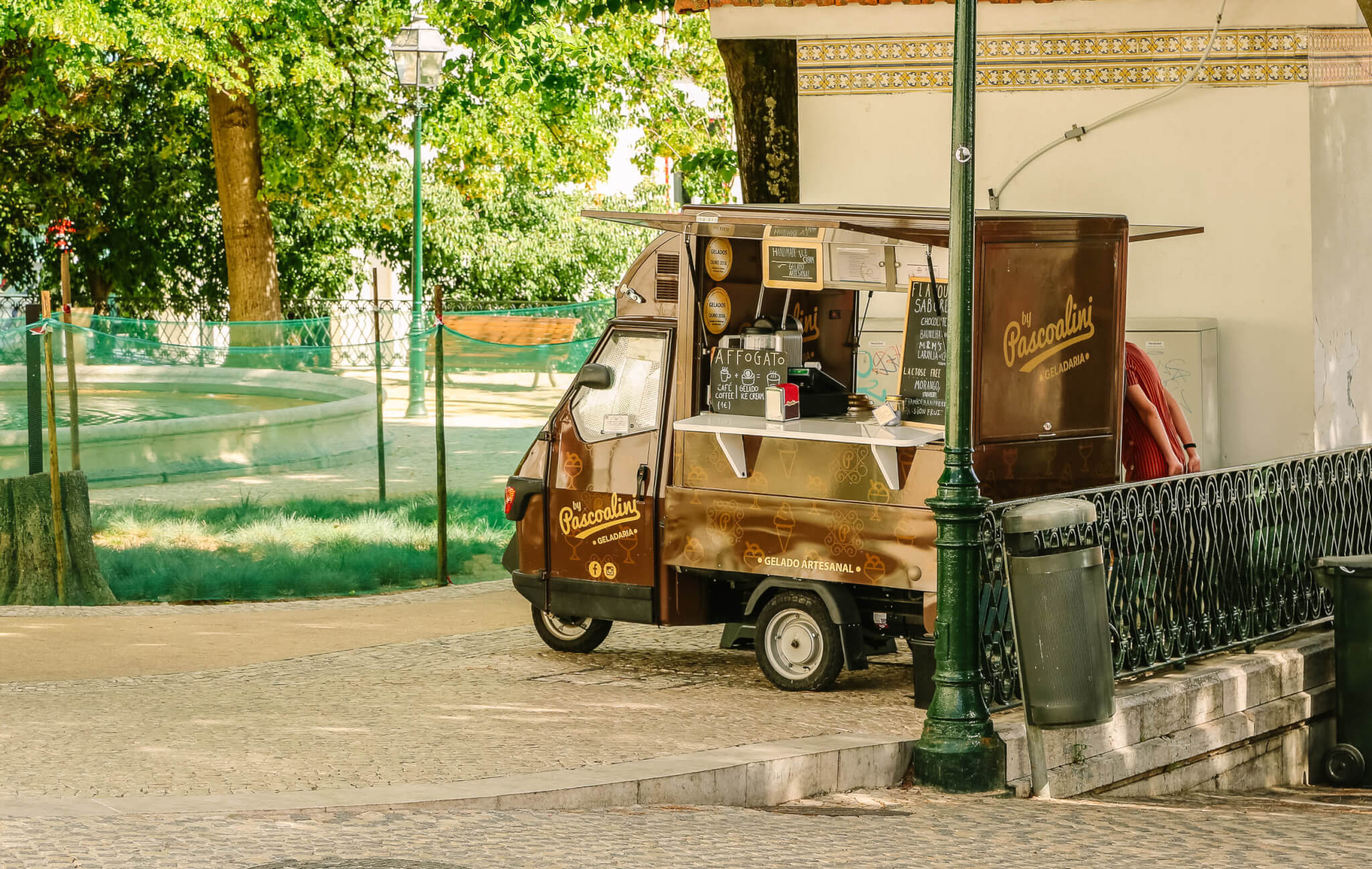 Lisbon coffee cart