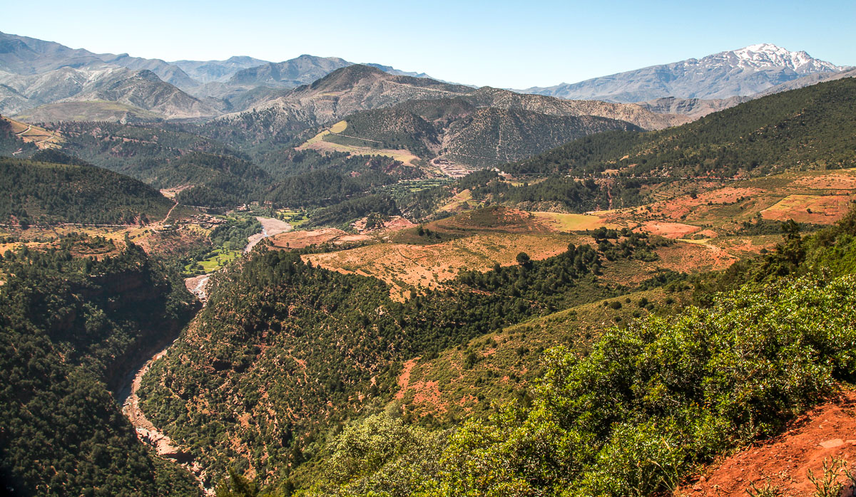 curvy road to Tizi n'Tichka pass