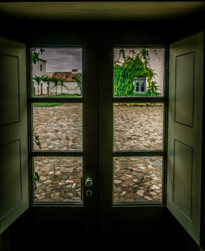 Sao Lourenco do Barrocal doorway view