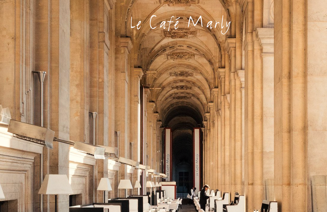 Le cafe marly corridor