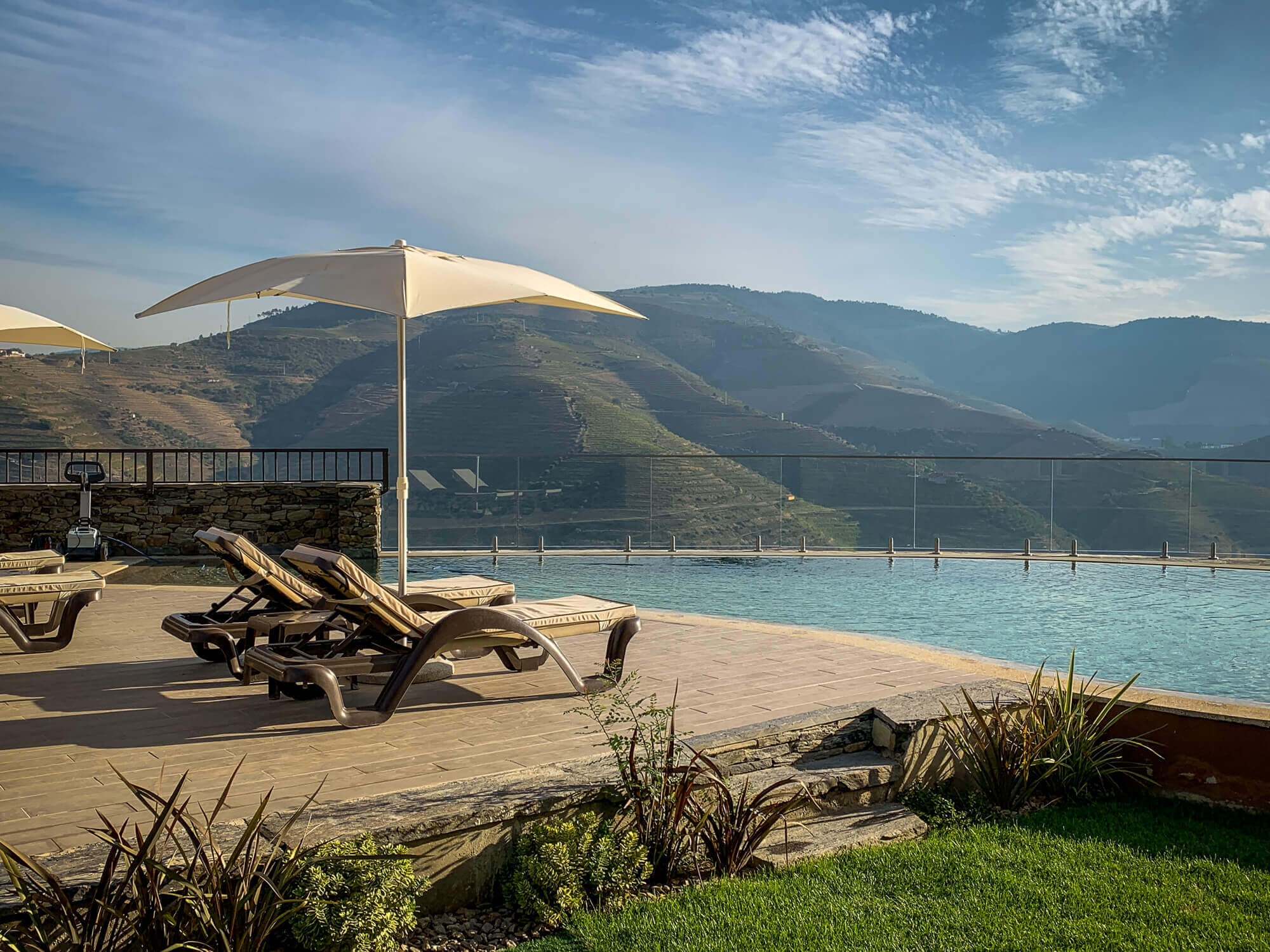 Vila Gale Douro pool view