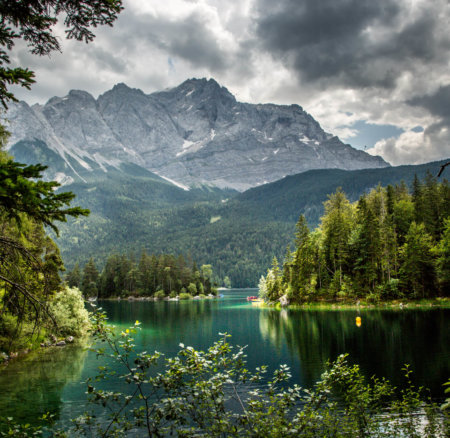 HIKE AROUND THE EMERALD GREEN EIBSEE IN THE BAVARIAN ALPS