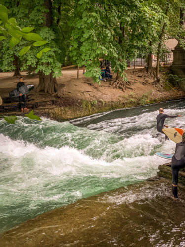 Englischer Garten surfer