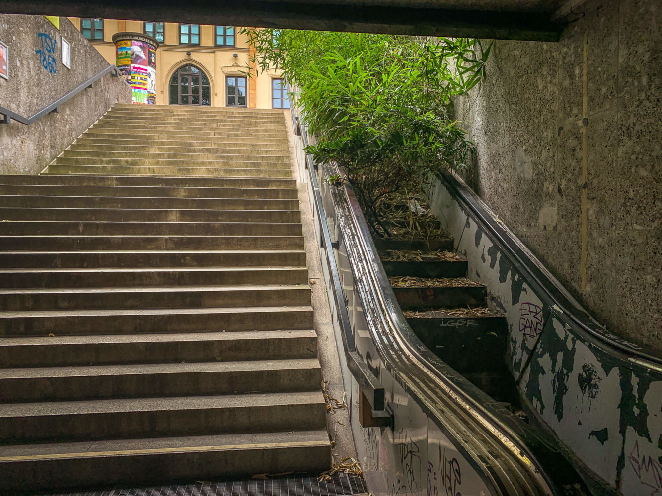 Maximilian Forum escalator