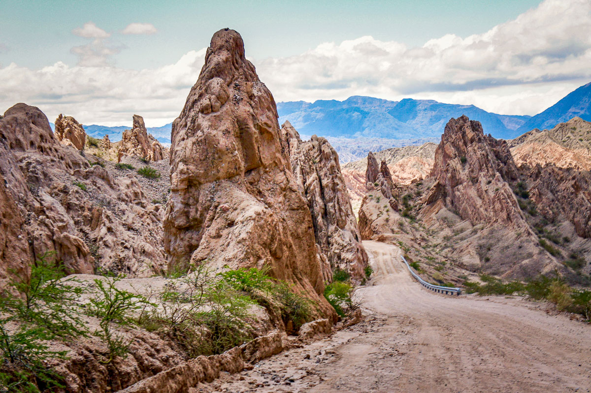 Quebrada de las Flechas Salta meandering road