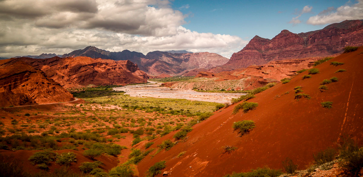 Quebrada de las Conchas red valley