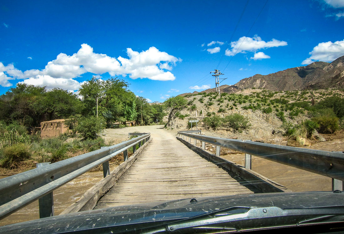 Ruta 40 Salta narrow bridge