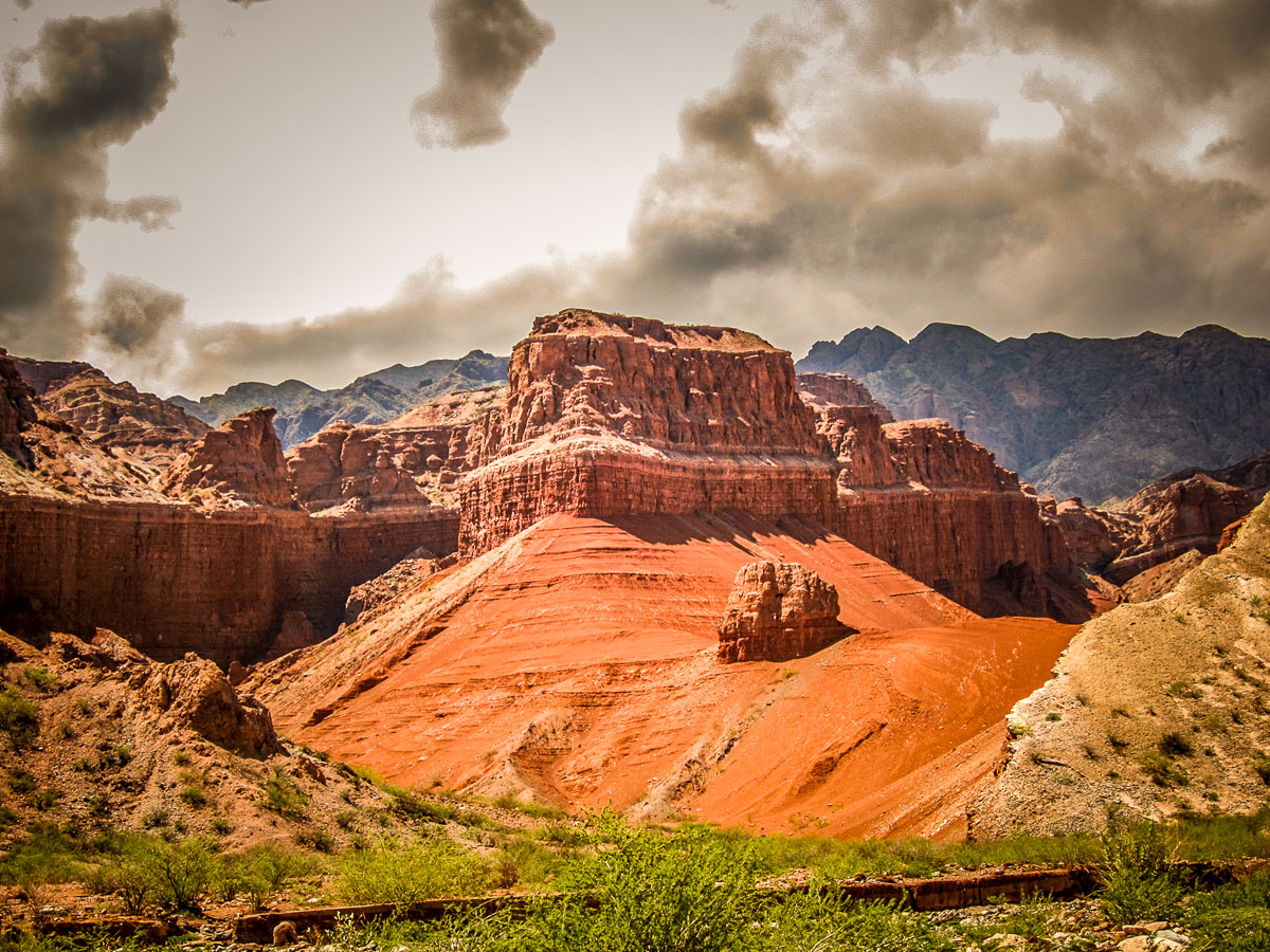 Quebrada de las Conchas butte