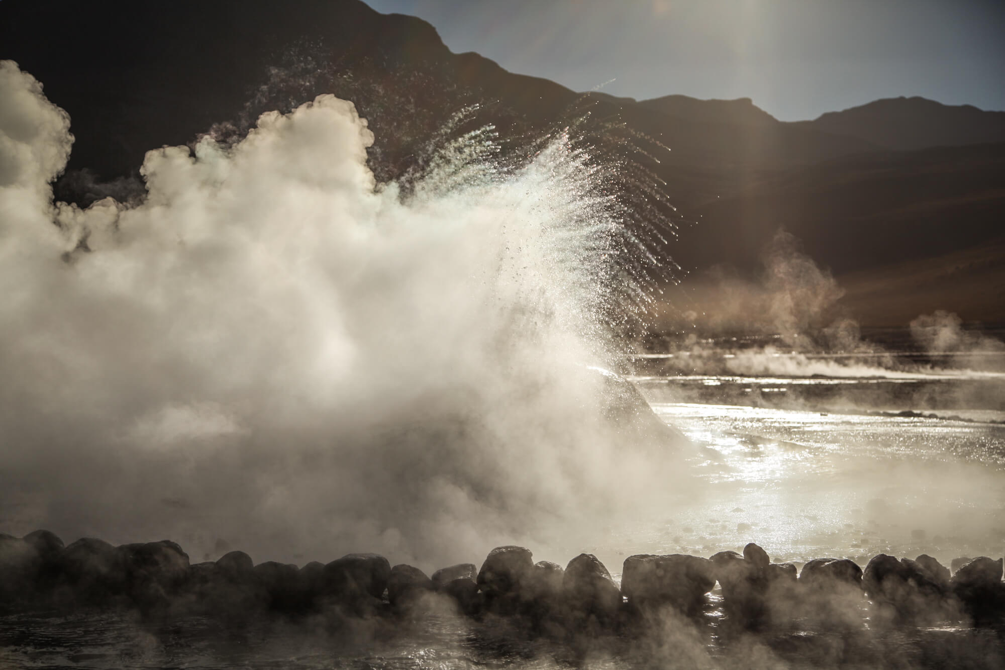 geysers exploding El Tatio