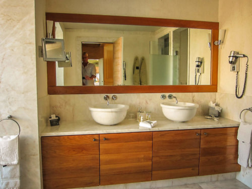 Villa Italia presidential suite bathroom