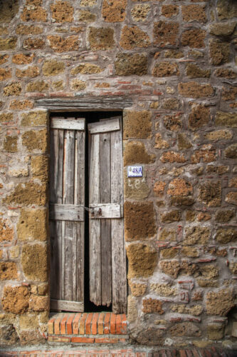Sovana old door