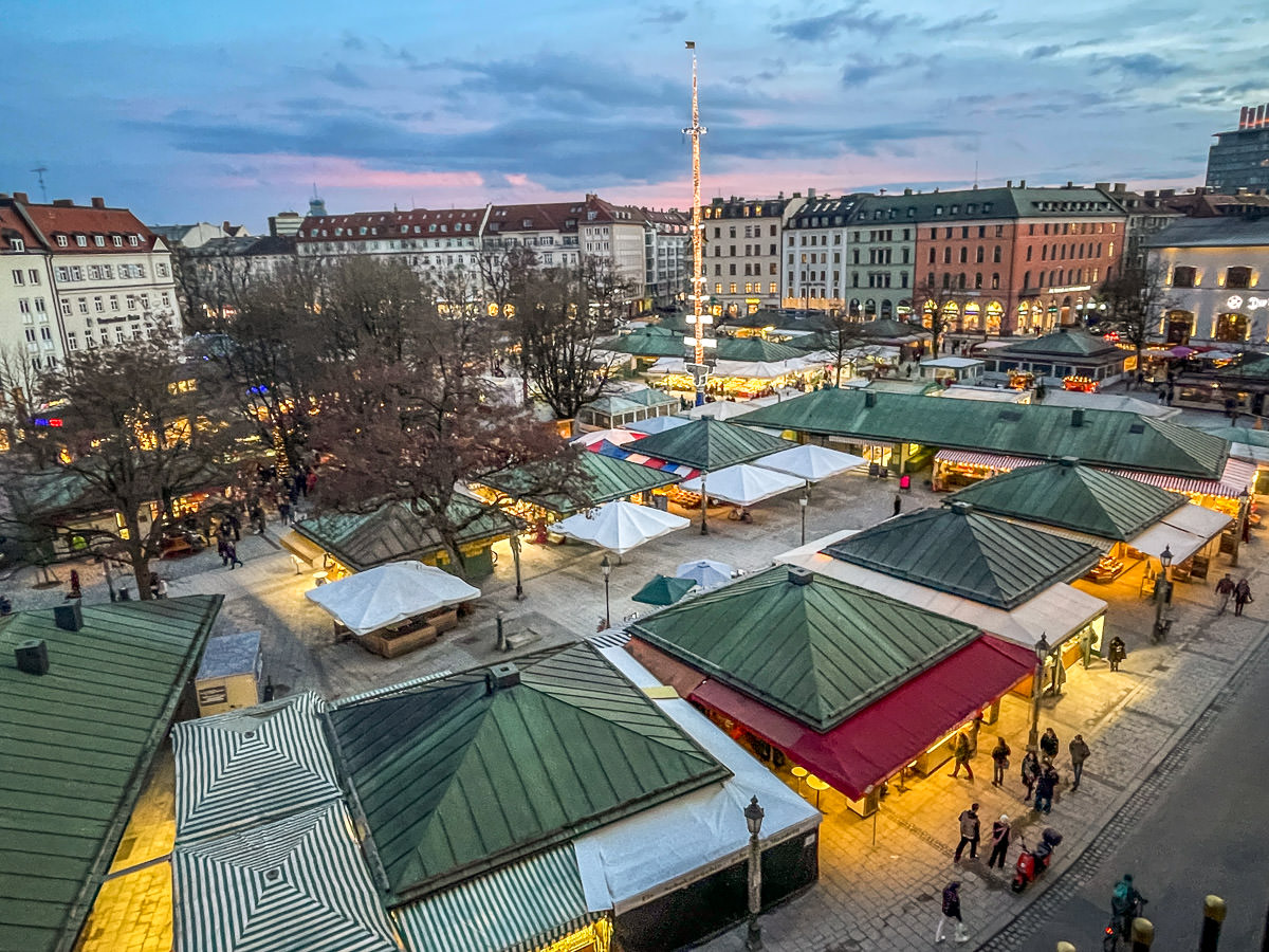 Viktualienmarkt at dusk