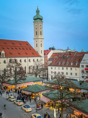 Viktualienmarkt at dusk