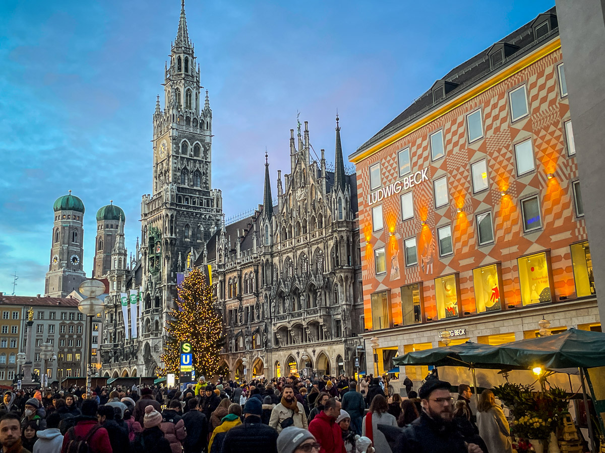 Marienplatz at dusk