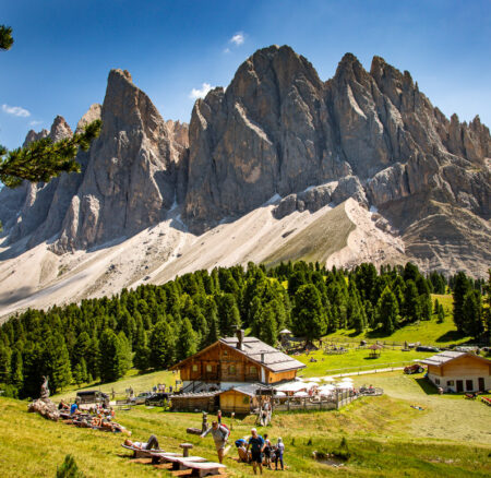 A GREAT HIKE TO GEISLERALM IN VAL DI FUNES IN THE DOLOMITES