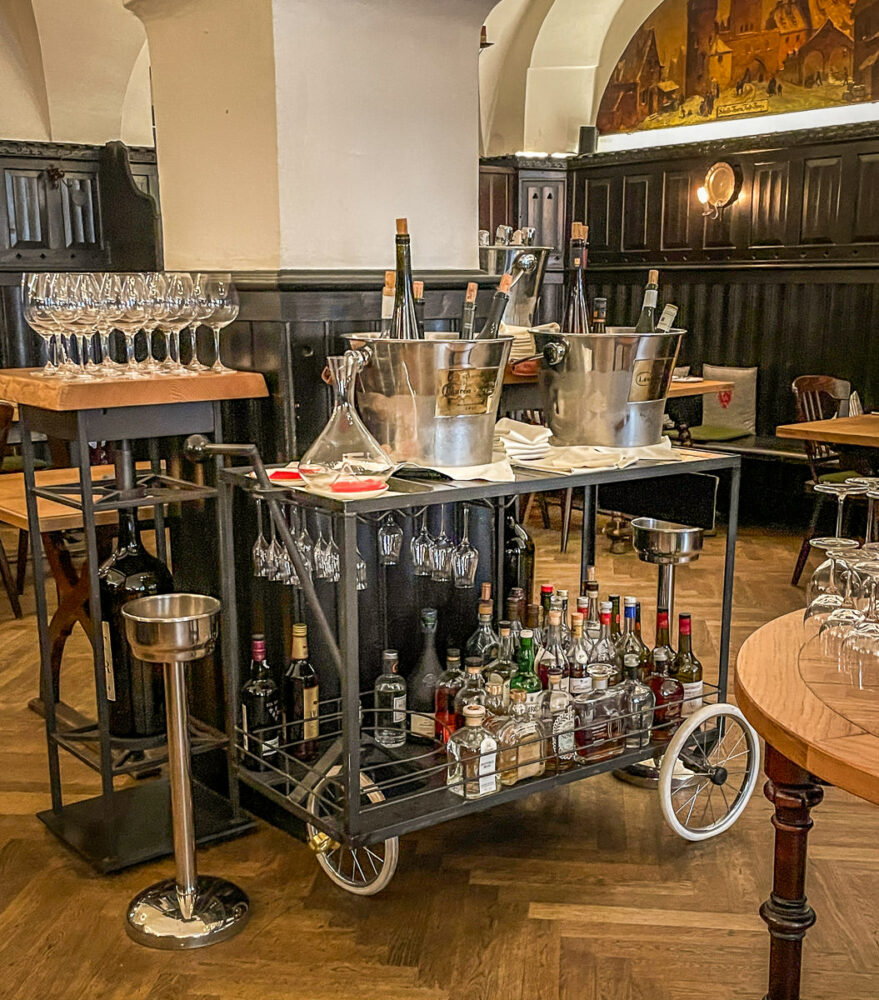 Weinhaus Neuner wine cart