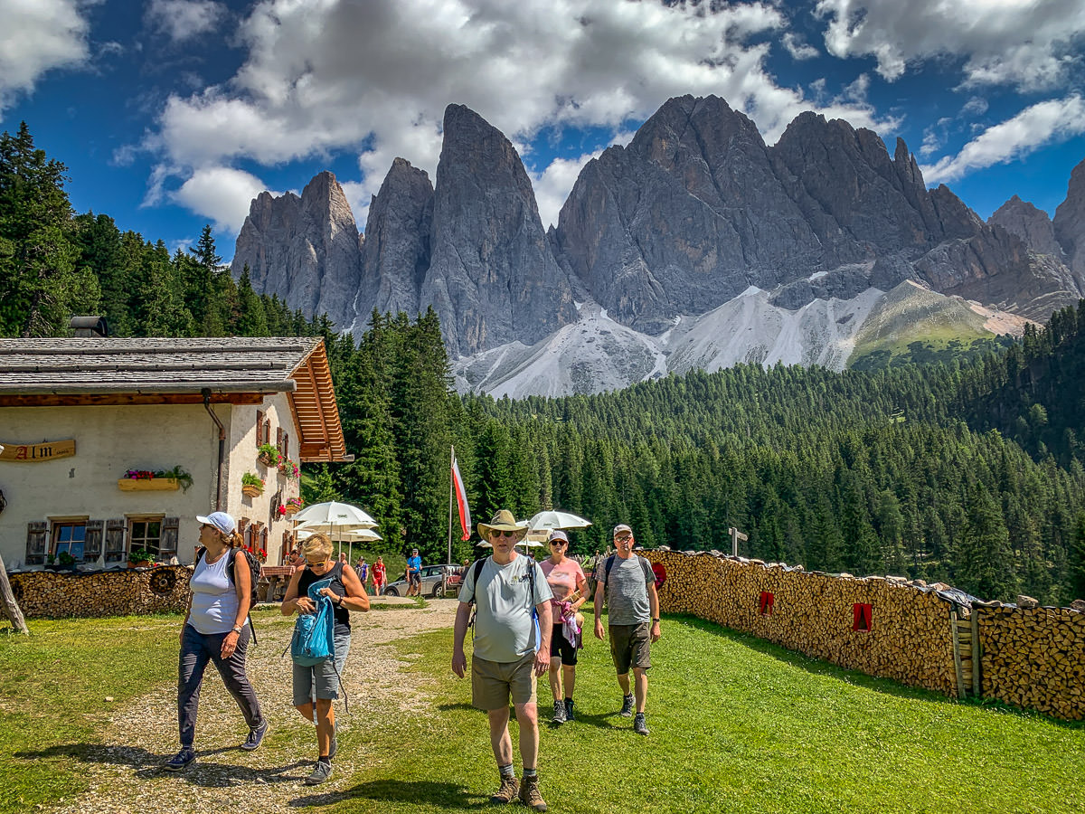 trail to Parcheggio Malga Zannes