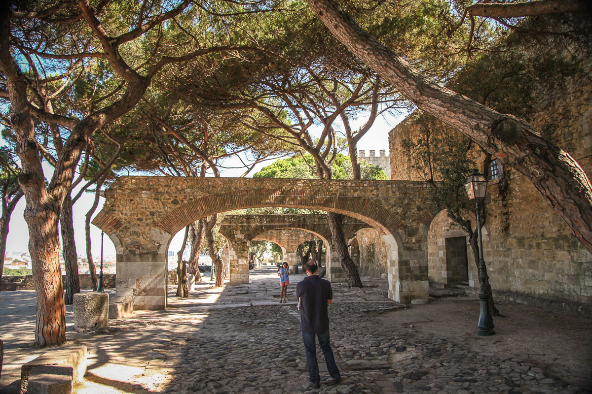 Castelo de São Jorge walk to entrance