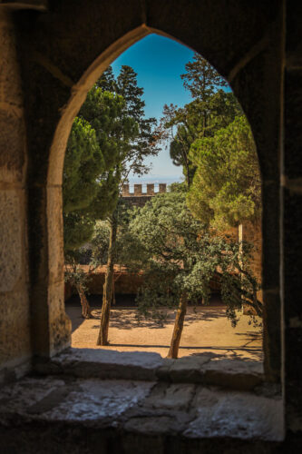 Castelo de São Jorge archway