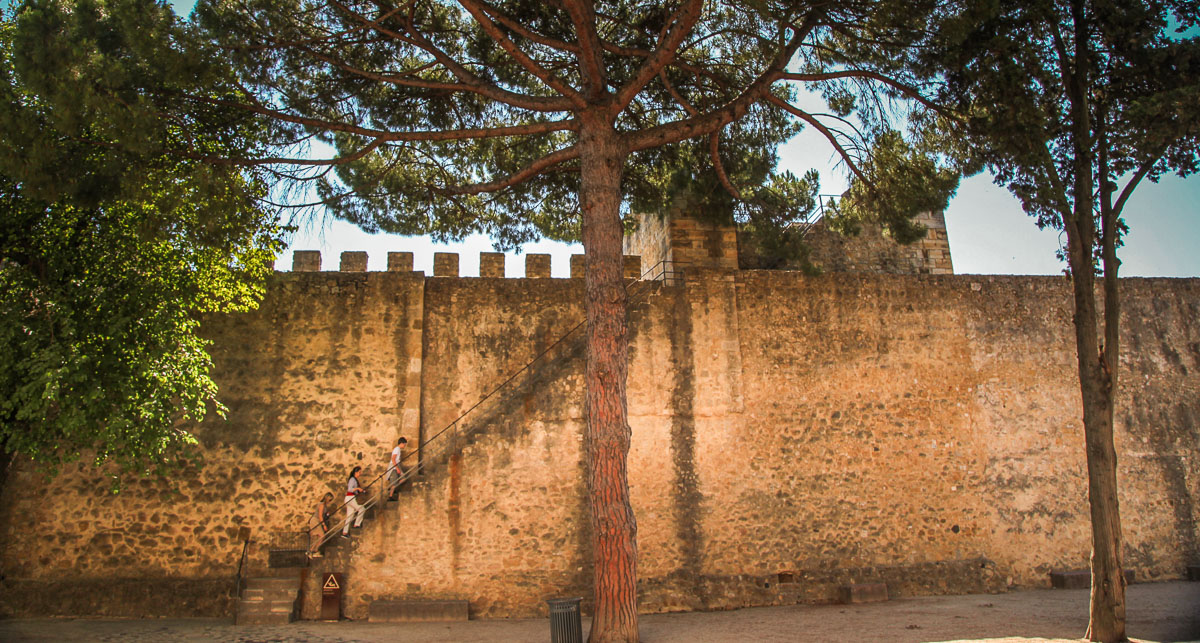 Castelo de São Jorge interior courtyard