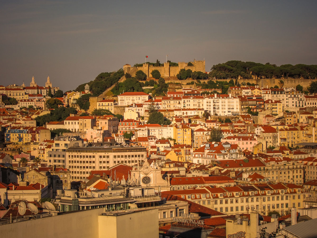 castle view from Miradouro de São Pedro de Alcântara⁩⁦