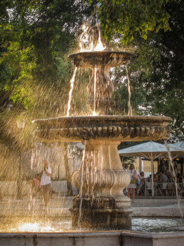 fountain in Miradouro de São Pedro de Alcântara⁩⁦