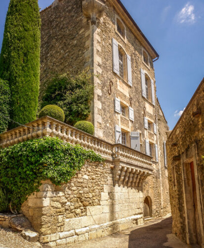 beautiful building Ménerbes