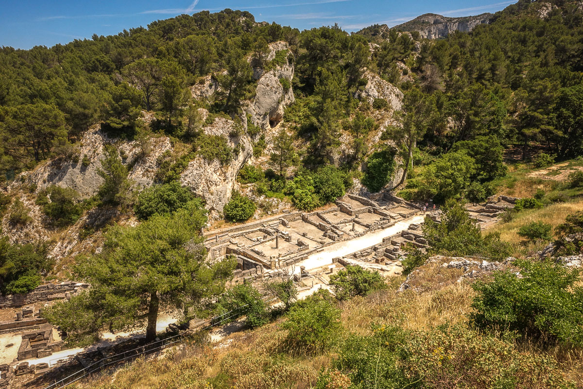 Site Archéologique de Glanum valley