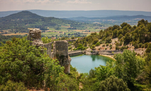 Saint-Saturnin-lès-Apt reservoir view