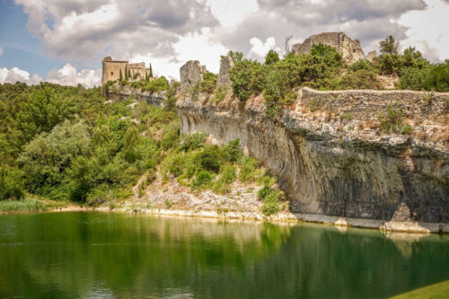 Saint-Saturnin-lès-Apt reservoir view