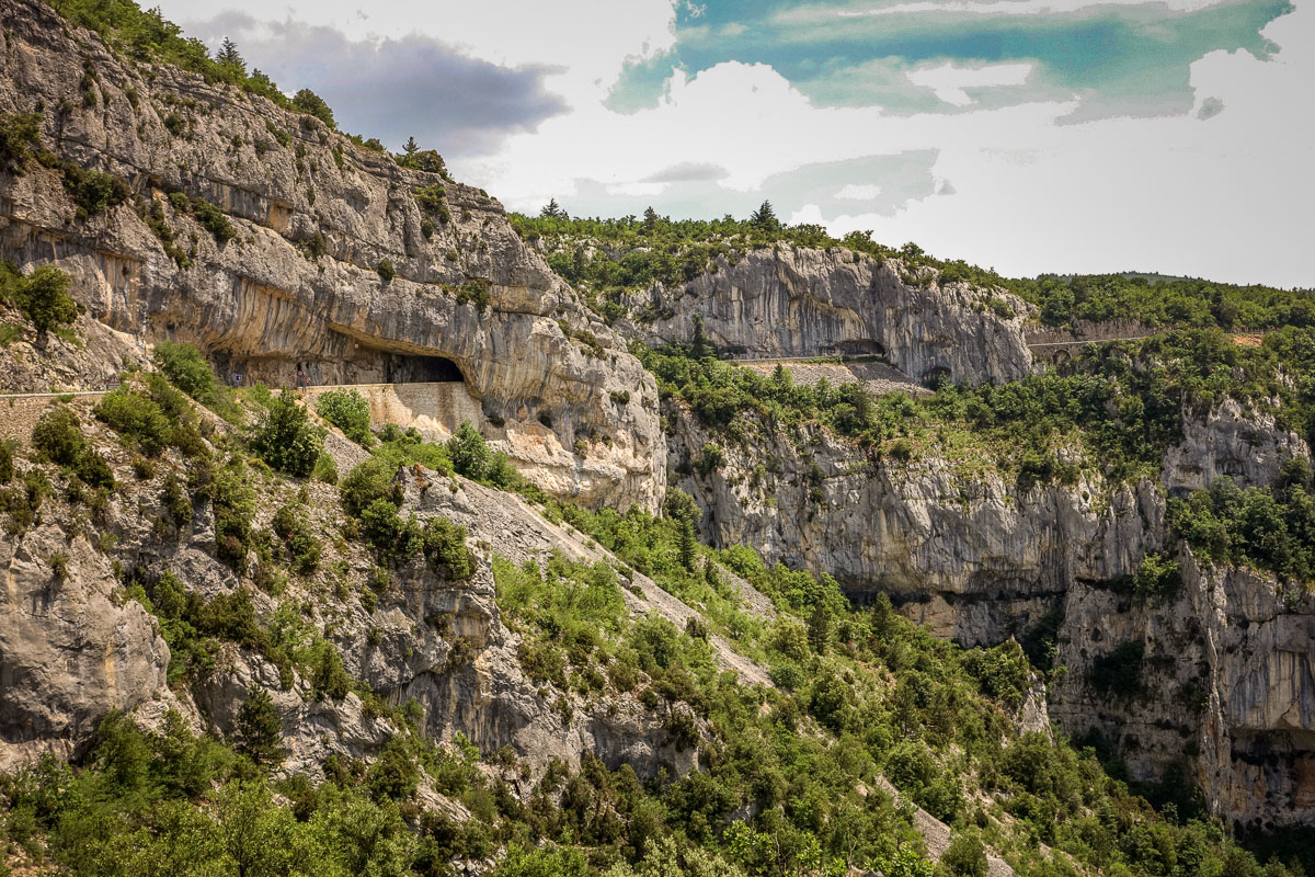 road and tunnel Gorges de la Nesque