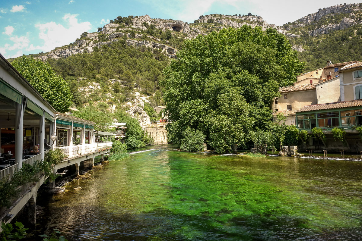 Fontaine-de-Vaucluse river