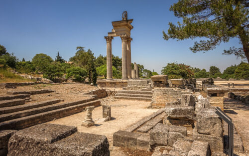 ancient temple Site Archéologique de Glanum