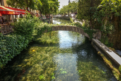 L'Isle-sur-la-Sorgue river bridge