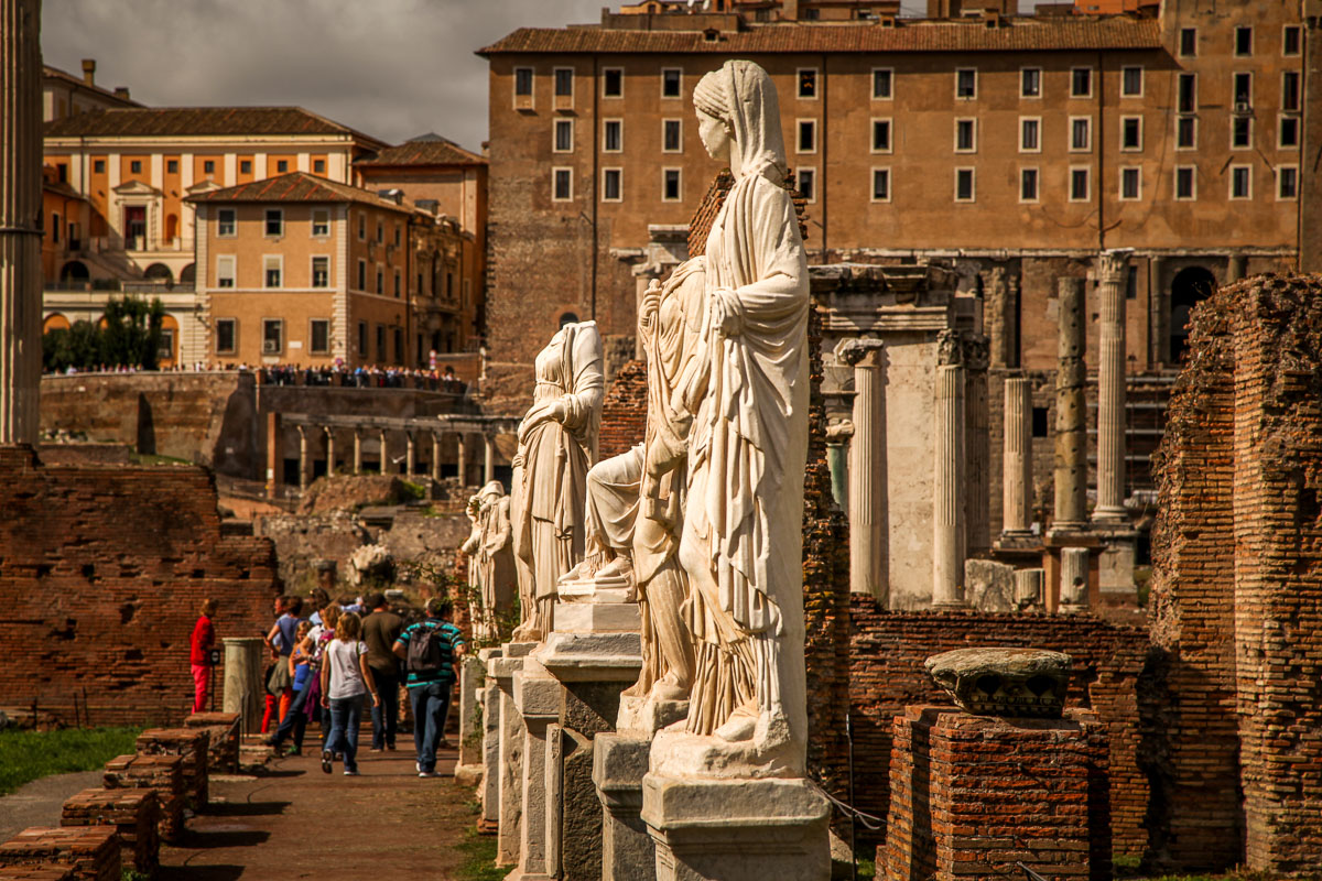 Temple of Vesta statue detail