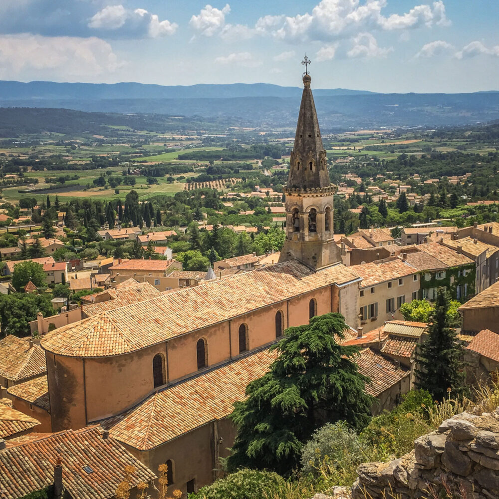 view over Saint-Saturnin-lès-Apt