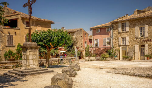 Oppède-le-Vieux square