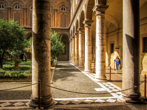 Palazzo Doria Pamphilj columns