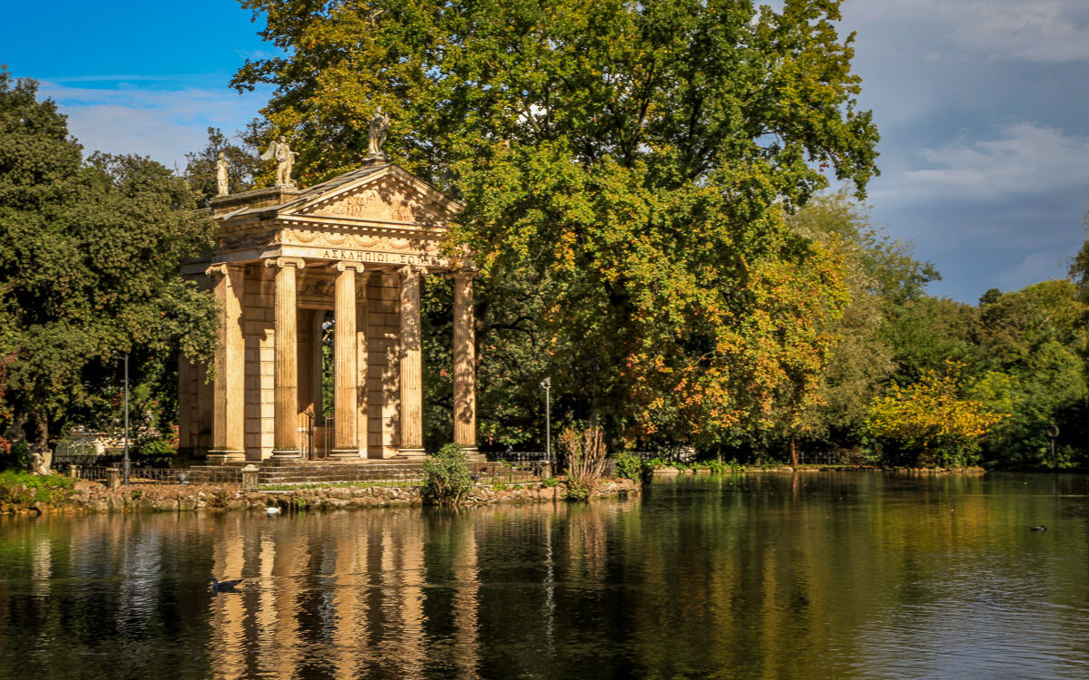 Villa Borghese Gardens lake