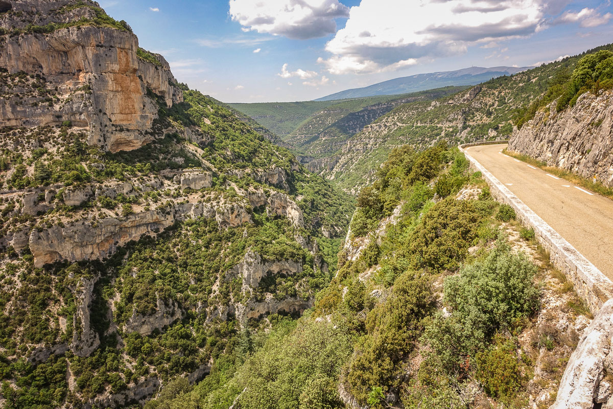 Gorges de la Nesque road