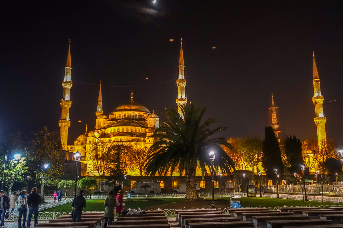 Sultanahmet Square full moon