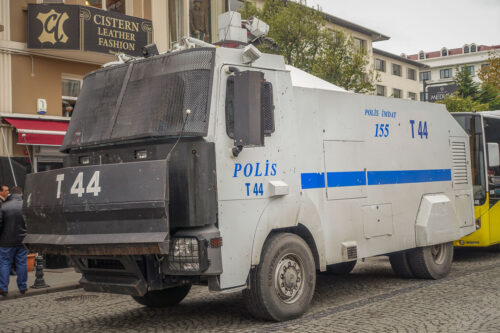 Pope Francis visits Istanbul riot police